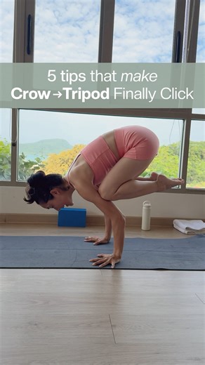 Briohny Smyth on Instagram: "Who would have thought the transition from Crow to Tripod has nothing to do with fear… and everything to do with something you already know how to do? 🙂‍↕️ Crow to tripod isn’t the hard part. The real work is getting back up. Tripod headstand to crow. And here’s the wild thing: it’s the exact same action you use when you step a foot all the way forward between your hands without lifting them. Same mechanics. Same intelligence. Pushing strongly through the hands. Pro