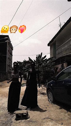 Vidéos de la jolie poupée😘😍💞 (@fedima.sasilon) avec son original - Stéphanie