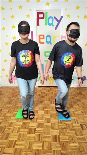 March on the construction paper blindfolded | Party games #viralshort #games