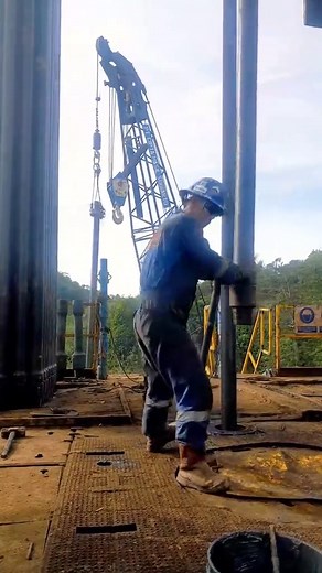Proceso de Bajar Tubería y Perforar Pozos Petroleros