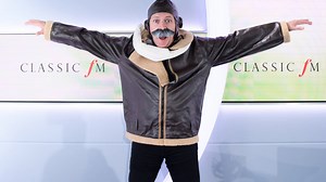 Aled Jones will be Wing Walking in the Air for Global’s Make Some Noise