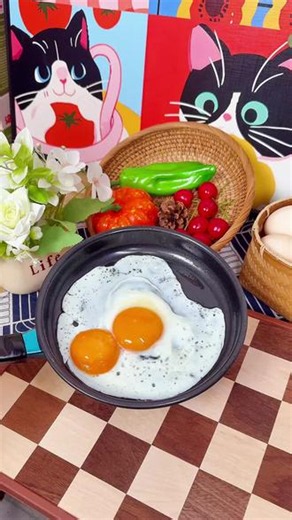 完全不够吃的就是鸡蛋，这时光鸡蛋新鲜蛋黄大，口感细腻又香，可以生食的鸡蛋，到家放冰箱冷藏保存18
