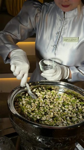 Halwa tray service with OPULENT🍯✨#اعراس #HOSPITALITY #ضيافة #ملجة_الامارات #ليلة_حناء