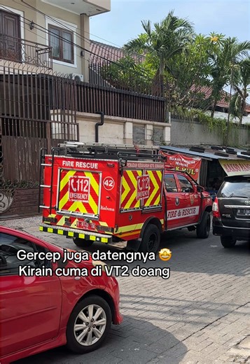 Damkar adalah solusi 💪🏻🤩 Terima kasih bapak2 Damkar. #damkarindonesia #damkar #damkarsemarang #semarang #damkarcore @Damkar Semarang