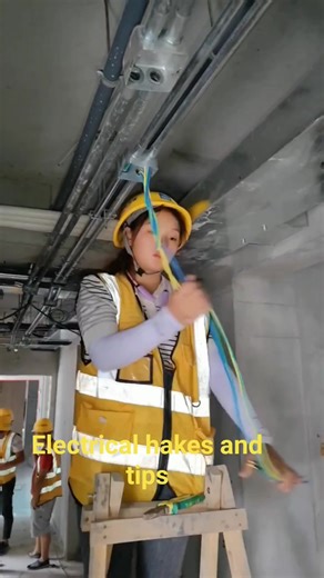 Female electrician work🛠️ #femaleelectrician #new_electican #electrician #NewElectric #electrical | Electrical Hacks and Tips