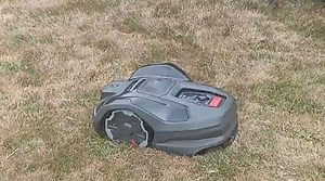 ▶️ Robot tondeuse: comment ça marche ? - Sudinfo Vidéos