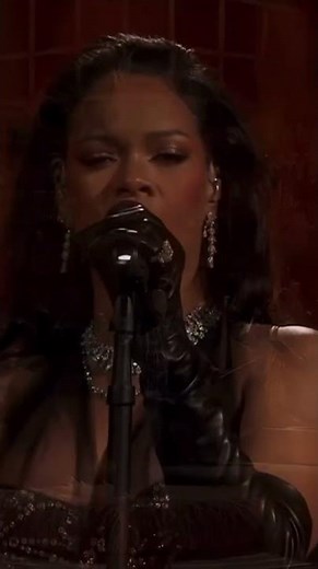RIHANNA PERFORMING LIFT ME UP AT THE 2023 ACADEMY AWARDS SHOW