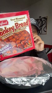 Cinnamon Pull Apart Monkey Bread from Aldi @aldiusa | Munch With Des