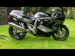 1990 Suzuki Gsxr1100 L Black/Silver walk around Video.