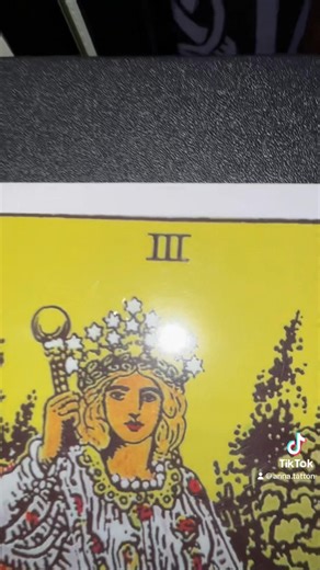 Get your tarot done at Getliffe’s Yard! | Anna Tatton