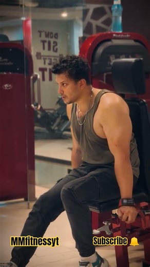 Seated Dip machine for bigger triceps and better motion control #tricepsworkout #gymworkout #viral