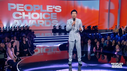 And here's our host Simu Liu!! 🎉 #PCAs | People's Choice Awards