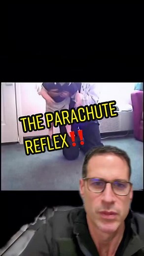 The parachute reflex at 8-9 months of age is an important protective reflex‼️ Why? #pregnant #pregnancy #momsoftiktok #parentsoftiktok #doctorsoftiktok