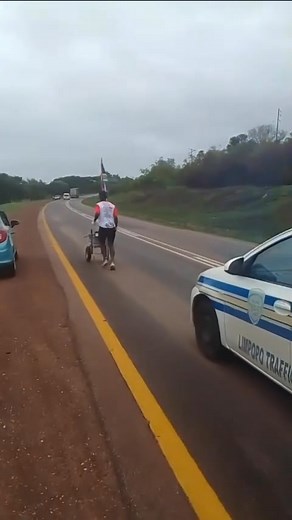 DAY 13 | MAN WALKING FROM MUSINA TO CAPE TOWN PUSHING A WHEELBARROW SPOTTED IN PRETORIA Boikie Monareng, the man on a remarkable journey from Musina Mall to Cape Town, has been spotted in the Pretoria area as he continues his mission on foot while pushing a specialised wheelbarrow. Monareng is undertaking the long trek to raise funds for township sports development and to provide school shoes and uniforms for underprivileged children. He began his journey at Musina Mall on Tuesday, 11 November 2