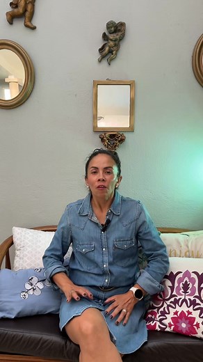 El Poder del Silencio 🌿A veces, las palabras sobran. En un mundo lleno de ruido, el silencio se convierte en un refugio sagrado, un espacio donde podemos escucharnos de verdad.El silencio no es vacío: está lleno de respuestas, de calma, de fuerza. Es en el silencio donde las ideas maduran, donde el corazón sana y donde el alma respira.No temas al silencio. Abrázalo.Permítete momentos de pausa para reconectar contigo mismo, para observar, para comprender. Porque a veces, los actos más poderosos 