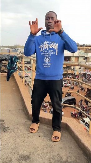 Reviewing the stussy hoddie....
