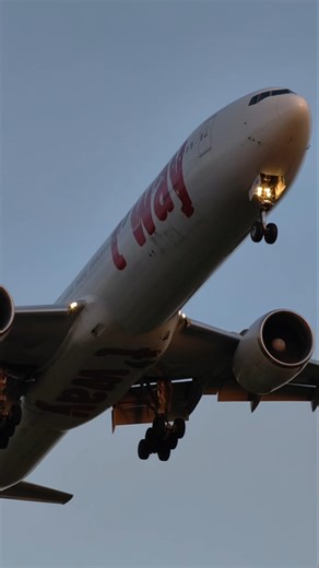 Tway Airways 777 Landing at Barcelona BCN Airport 🇪🇦✈️ #aviation #airplane