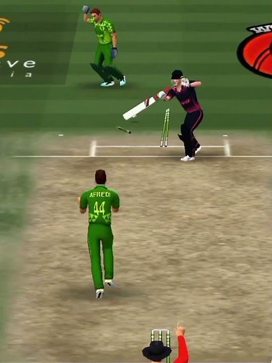 How to take wickets in wcc2#ytshorts#viralshorts#wcc2#cricket#youtube