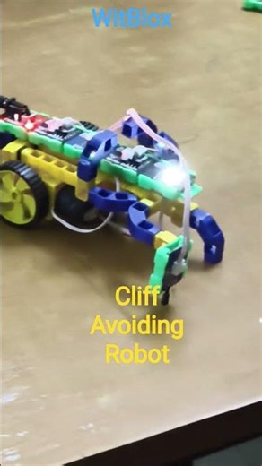 Cliff Avoiding Robot ‪@WitBlox‬ #innovation #learning #robotics #car #circuit # #music #electronic