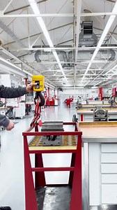 Den gibt’s wirklich?! 🤯 #siemenslufthaken . #hermle #besserfräsen #azubi #ausbildung #gamechanger #aprilapril | Maschinenfabrik Berthold HERMLE AG