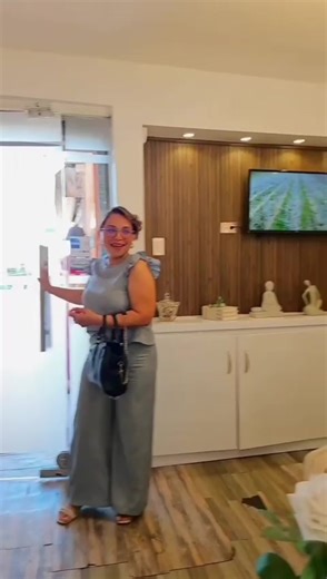 Lleva tu cuerpo y mente a un nivel supremo de relajación con SERENITY, un espacio de relajación profunda que renovarán tus energías y eliminaras el estrés. Perfecto regalo para el día de las madres. OFERTA INCLUYE Masaje relajante de 30 min Aromaterapia Exfoliación Musicoterapia Facial simple Brindis precio oferta: RD$4,000 NV ESTHETIC BY DRA CORDERO Horarios: • Lunes a viernes de 8:00 a.m. a 7:00 p.m. • Sábados de 8:00 a.m. a 5:00 p.m. • Domingo cerrados. Teléfono: 809-932-8351 Estamos ubicados
