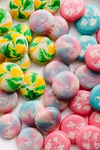 How to Make Marbled Macarons, 3 ways