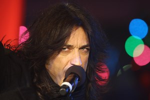 Popular rock frontman says surgery ‘more risky than the nodule’ in his cancer battle