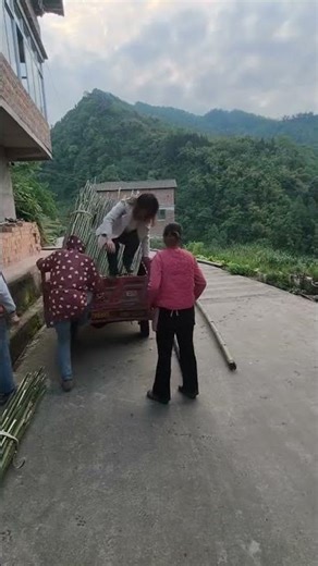 Poor children are stronger.