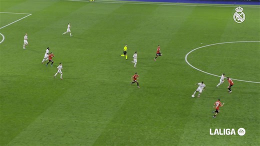 You may be wondering why I keep saying Mbappe is STUPID. No worries, please watch this video and make your own conclusions. Arda Güler's reaction should tell you everything.This is a clear definition of stupidity ! He lacks the basics of football.