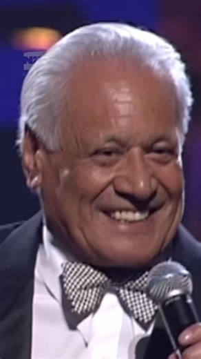 Remembering Sir Howard Morrison, born #onthisday in 1935. A true icon of New Zealand’s entertainment history 💚 In 2005, Sir Howard marked his 70th birthday and 50 years in showbiz with a special concert at Auckland’s Civic Theatre, kicking off a nationwide tour dubbed A Knight with A Dame. Joined by opera legend Dame Malvina Major, the evening was a celebration of song, whānau, and legacy, with duets like 'Amigos Para Siempre' and 'Hine E Hine' moving a packed audience. Also taking the stage we