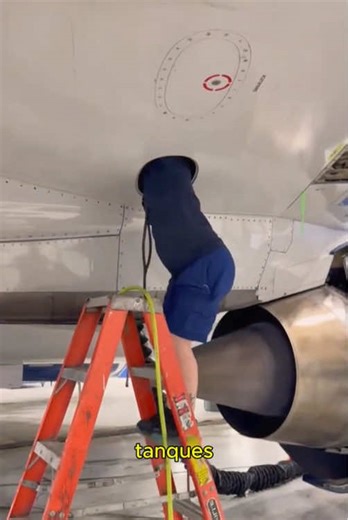 Climbing Into a Boeing’s Fuel Tank#tiktok #fyp #us #didyouknow #asmr | tank