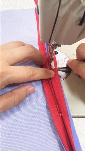 How to attach a dress zipper #sewingdaily #ussewtips #versatilesewin