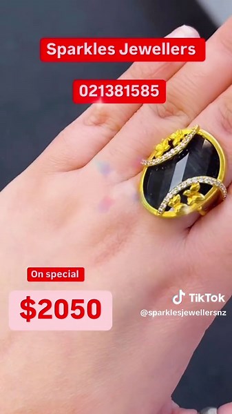 #sparklesjewellersnz #22ctgold #bestshopandbestpriceinnewzealand #mogewale #viralditiktok #vancleef #021381585 #couplerings #fypシ #bangolistyle #021381585 #babybracelet #diamondring #punjabiauckland #punjabiauckland