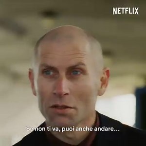 Vittorio riesce a inquietarci fin dal primo secondo di Primo Amore. | Netflix