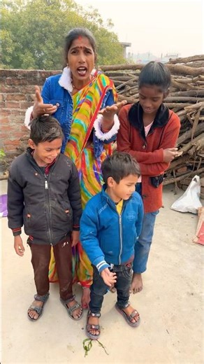 Introducing the "VitaWear SmartBand," a next-generation wearable gadget🎉 that