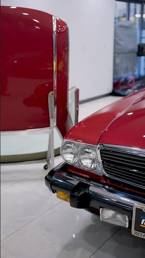 Timeless Elegance: 8k-Mile 1989 Mercedes-Benz 560SL