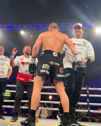 They really played this song after Nikita won 😂 The DJ understood the assignment 🥛 #NoLimitBoxing | No Limit Boxing