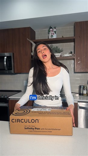 Circulon's Infinity Pan with ScratchDefense™: A pan so versatile you’ll use it for every meal, every day. 🔥 Made with ScratchDefense™ extreme nonstick that’s metal-utensil safe 💪130x longer lasting than traditional nonstick* 🍝 70% deeper and 50% more capacity than a 10" frying pan for family-sized meals, deep frying, or boiling pasta 👏 Oven safe to 500°F, and ready for any stovetop (yes, induction too) | Circulon