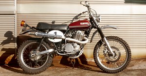 Retro-Mod: Yamaha SR400 “VMX” by Garage94