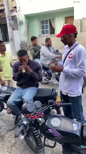 errda...se toman una light y se creeen buenoo mejor dicho jajjaja.....!! #motos #destacar_reels