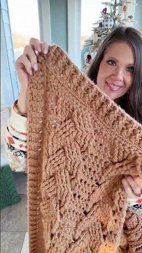Chunky Cable Blanket crochet pattern with step by step tutorial #crochetblanket #crochetcables