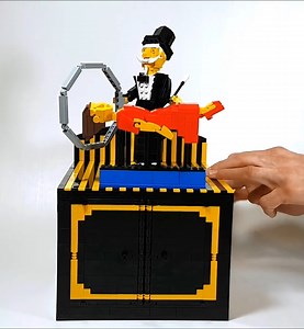 Illusionist, a LEGO automaton Created by TonyFlow76 https://bit.ly/2xHe4cs | Beyond the Brick