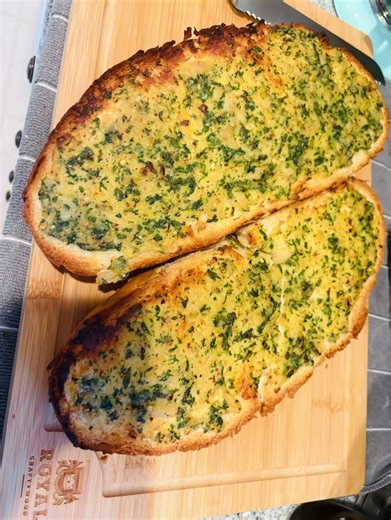 Creamy Caribbean Pumpkin Crab Soup + Roasted Garlic Bread | Cozy Comfort Recipe 🍲