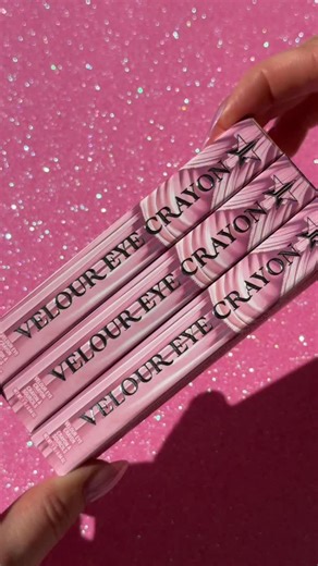 Our bold, creamy eye crayon delivers instant pigment payoffs in a single swipe! ⚡️ Use as eyeliner, shadow base, or all-over lid color for a smoky finish that won’t budge! 🌟⁠ ⁠ Twist with care! Our Velour Eye Crayon is all about precision, twist up a little at a time because once it’s up you can’t twist back down.⁠ ⁠ 📹️ @ausradun⁠ ⁠ ⁠#jeffreestar #jeffreestarcosmetics #makeup #beauty #eyecrayon | Jeffree Star Cosmetics