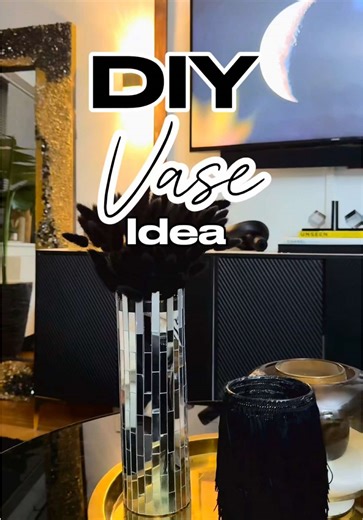 DIY @Dollar Tree mirrored vase. Just in case you missed this 🤭#homedecorating #homedecor #diy #diyhomedecorideas #creativechallenge