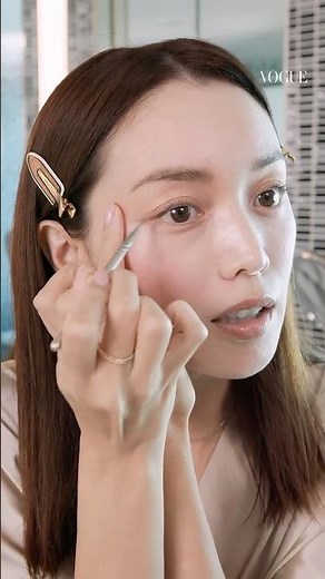 蛯原友里、ナチュラルメイクになりすぎないためのポイントを伝授！ #BeautySecrets #ビューティシークレット #VogueJapan