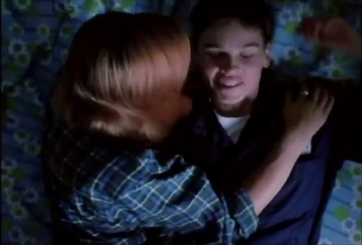 Hilary Swank stars in trailer for 'Boys Don't Cry' from 1999
