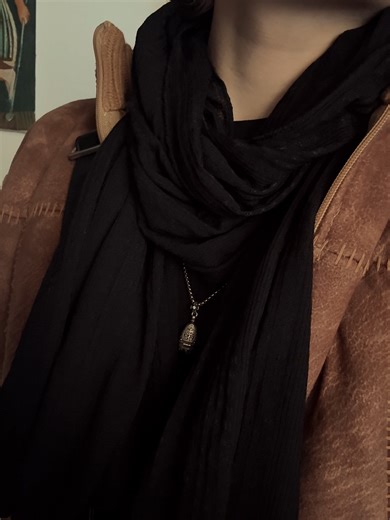 Indie Sleaze Fashion Inspiration: Outfit Ideas for 2023