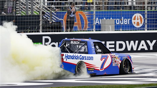 Kyle Busch gets third straight Atlanta win in thrilling finish