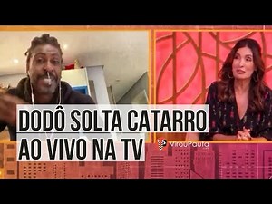 Dodô, do Pixote se emociona e solta catarro ao vivo